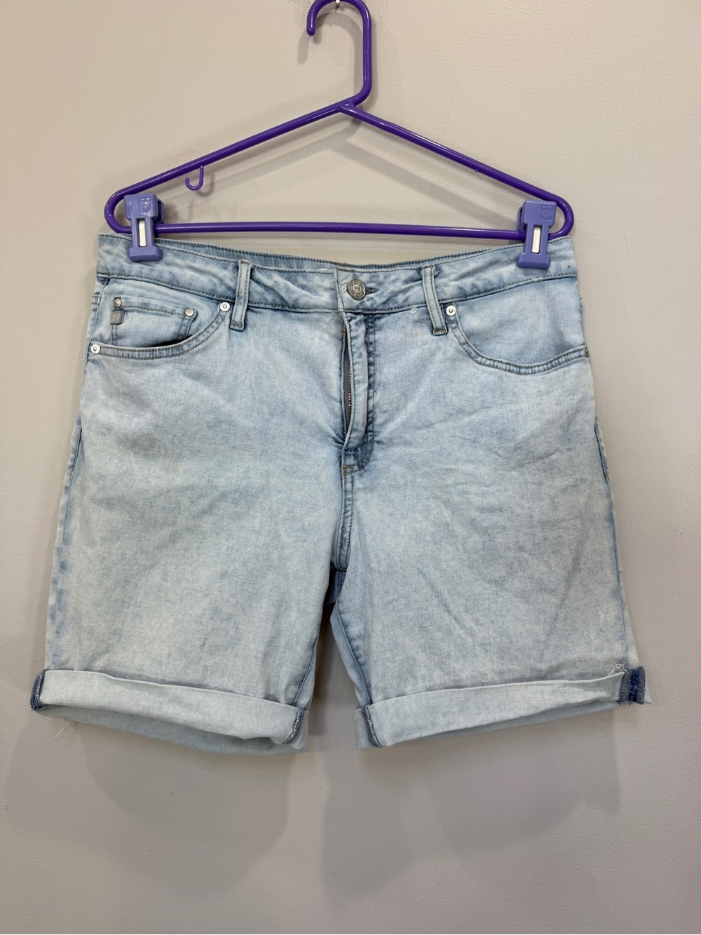 Seven7 Light Wash Denim Women’s Shorts